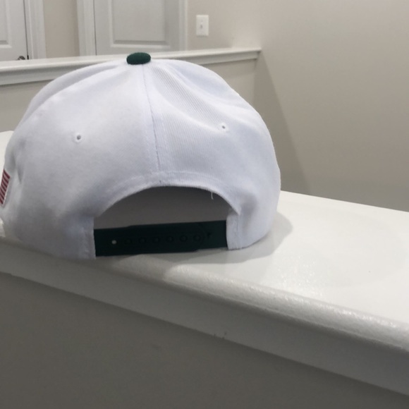 Fitted cap - Picture 4 of 4